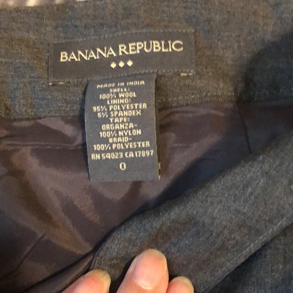 Banana Republic grey adorable skirt! - Picture 4 of 4